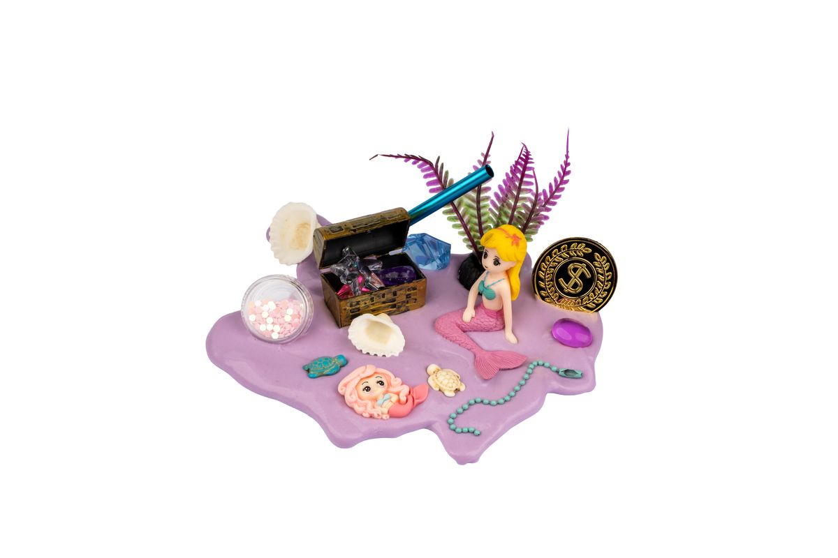 Mermaid Edition Slime opened: lilac slime with a mermaid and a treasure chest